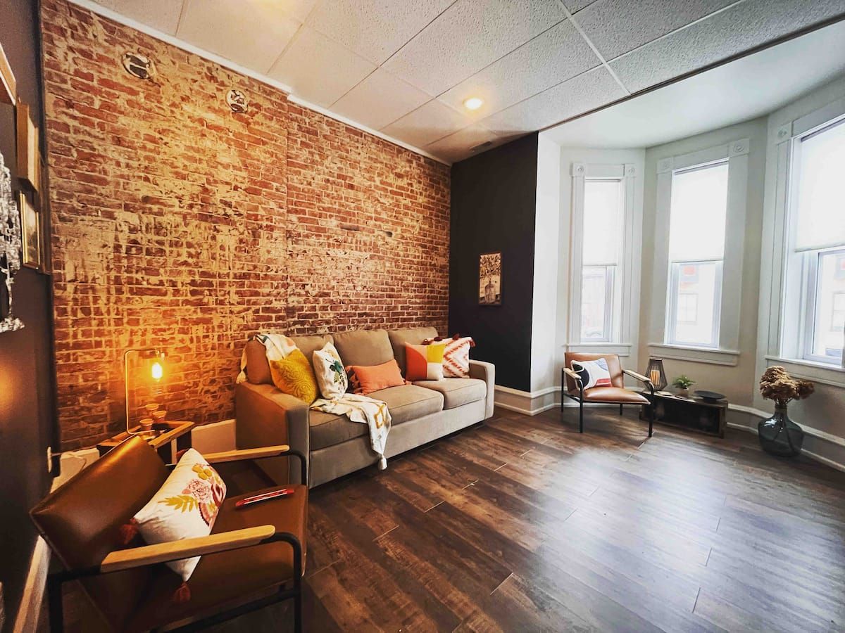 The Drayton Guest Suites, Suite B, place to stay in Hermann
